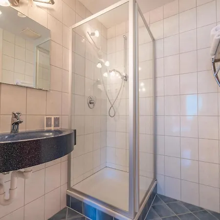 Scenic In Location Apartment *