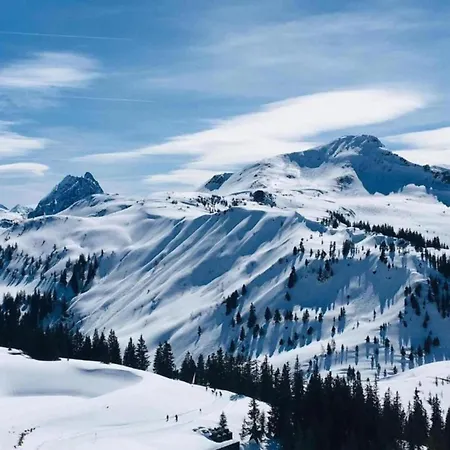 Scenic In Location Apartment *